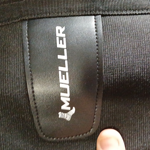 Mueller Black Adjustable Lumbar Back Brace - Picture 5 of 5